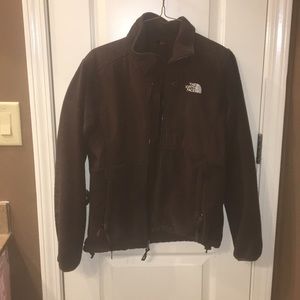 //North Face jacket// Selling for 25$